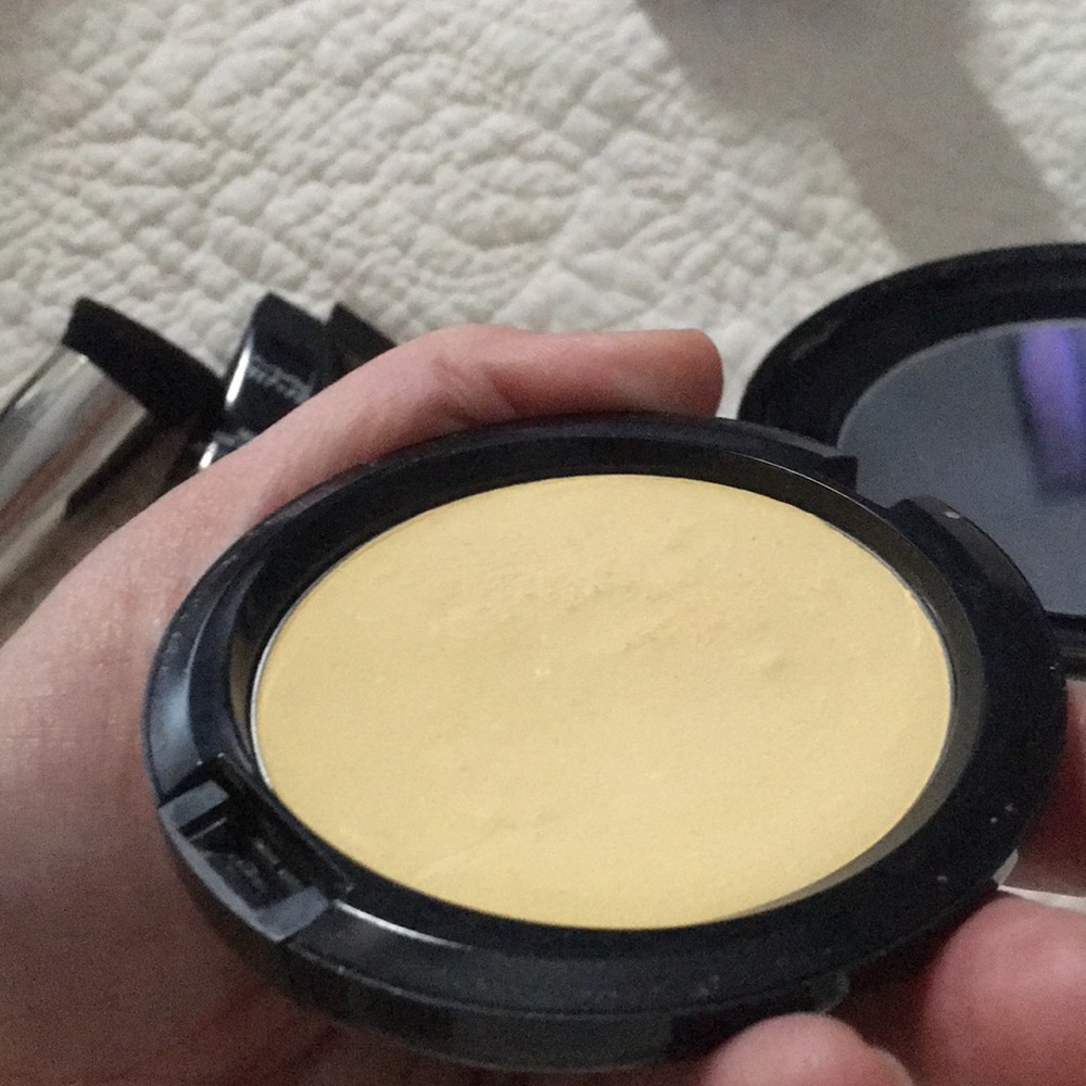 Color correcting compact - Picture 4 of 4